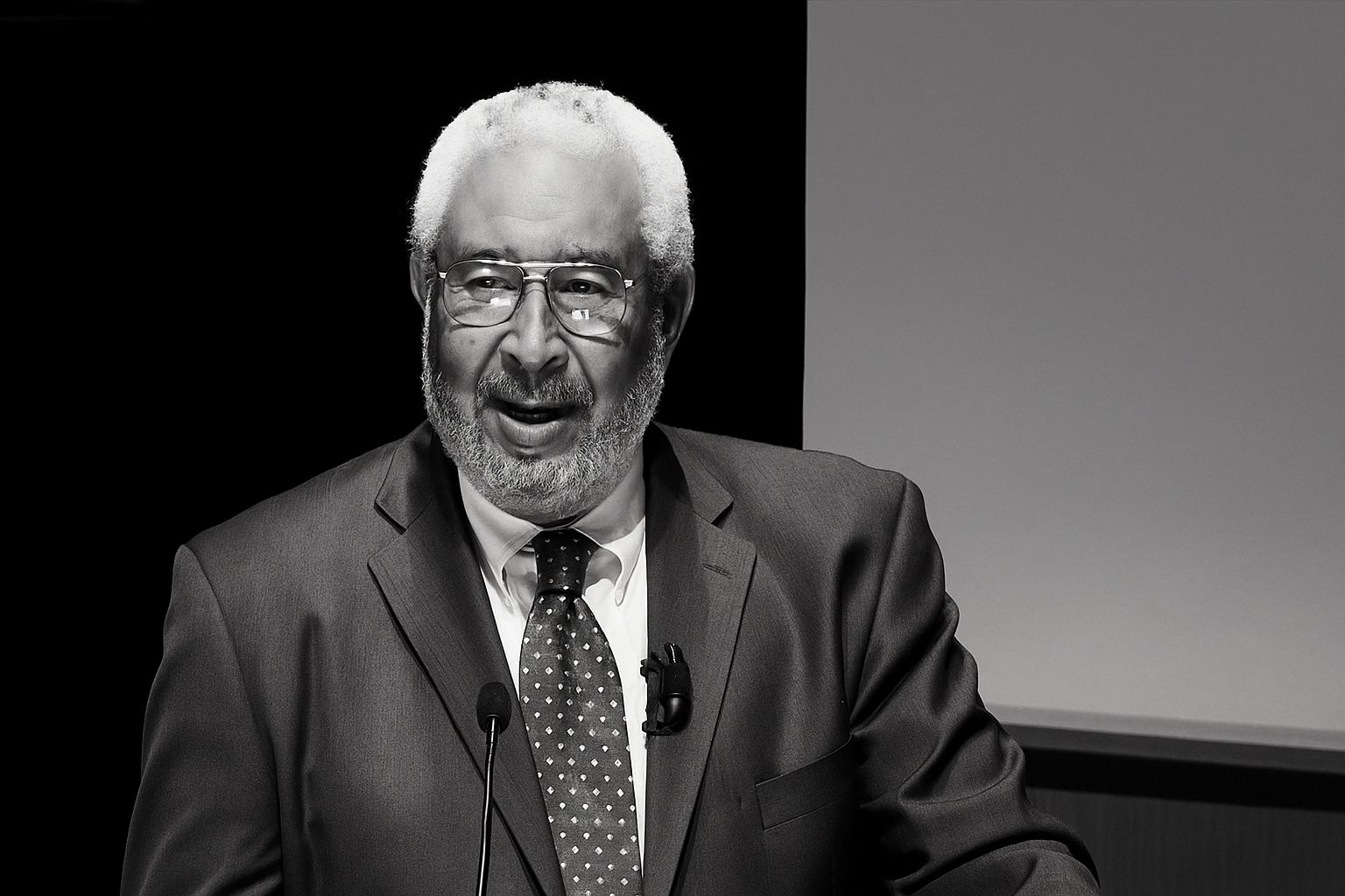 Dirius Gray Speaking